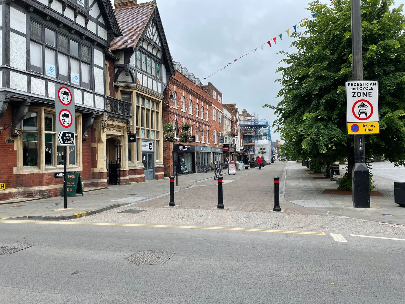 Salisbury's Queen Street now fully pedestrianised